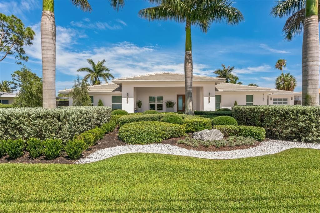4143 BAYSHORE BOULEVARD NE ST PETERSBURG, FL 33703