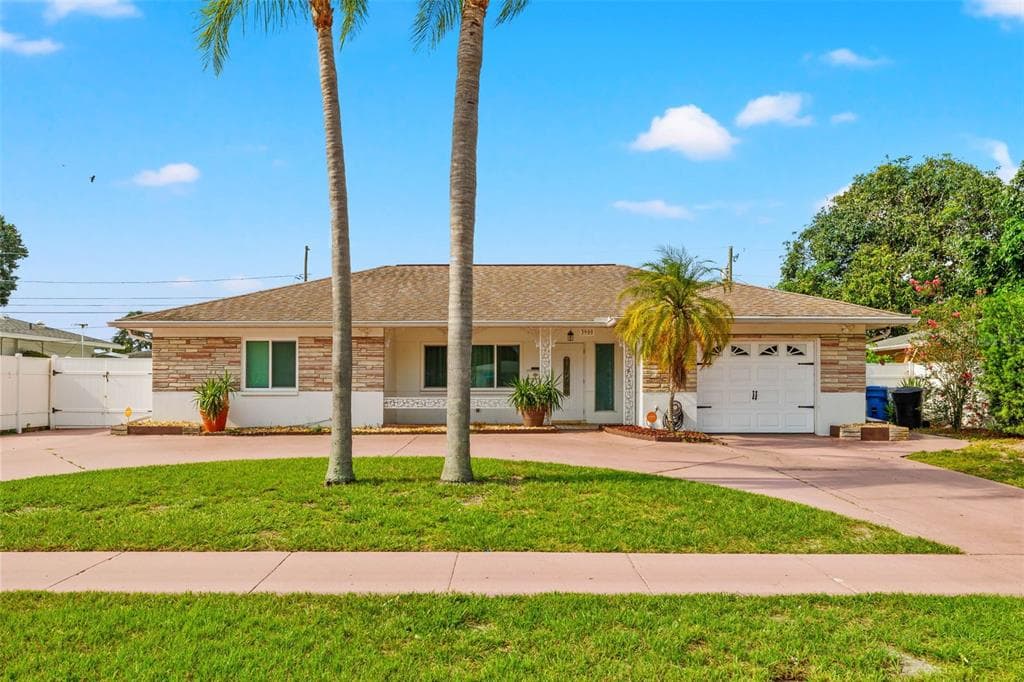 3900 22ND AVENUE N ST PETERSBURG, FL 33713