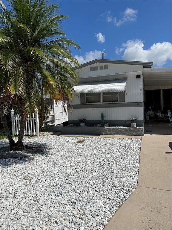 1107 51ST AVENUE W BRADENTON, FL 34207