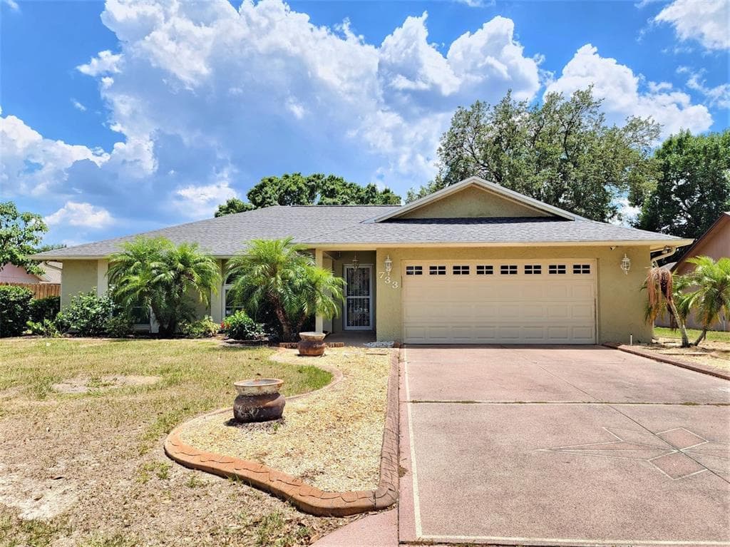 733 LAMP POST LANE LAKELAND, FL 33809