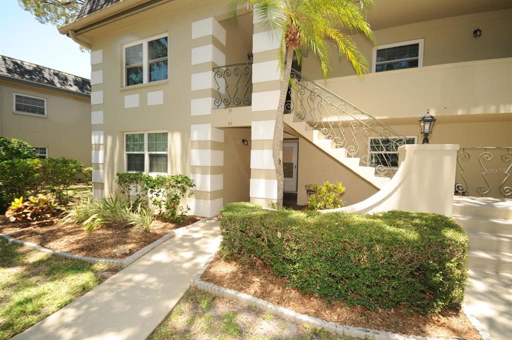 53 COUNTRY CLUB DRIVE UNIT 53 LARGO, FL 33771