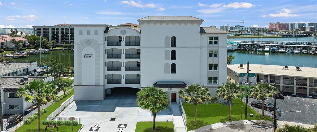 211 DOLPHIN POINT UNIT 502
