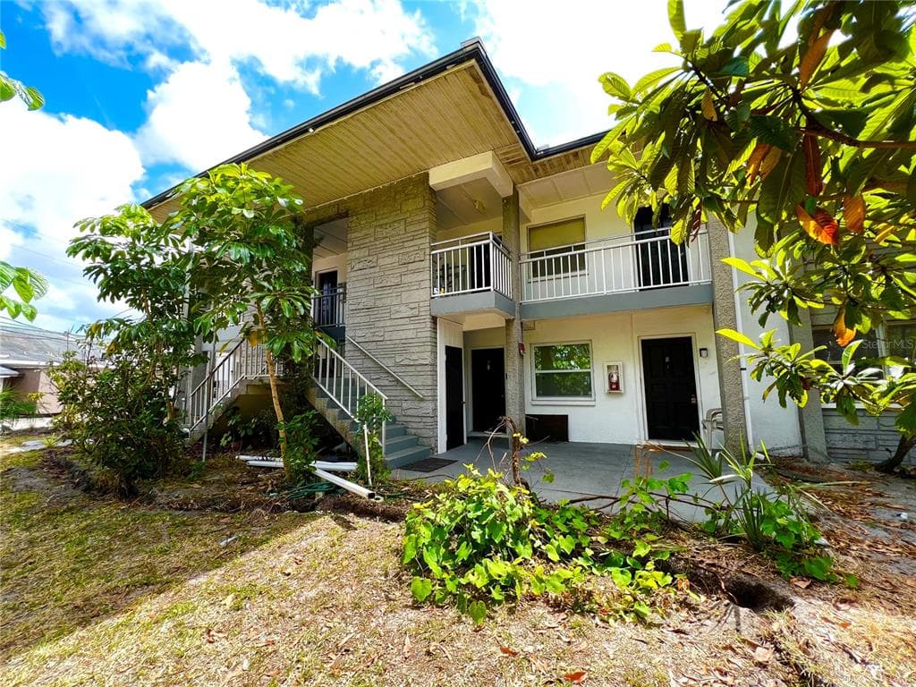 116 SW JEFFERSON CIRCLE N UNIT 10 ST PETERSBURG, FL 33703