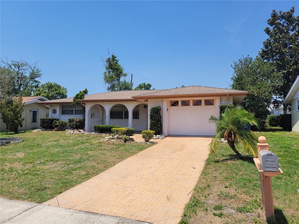 7825 CAYUGA DRIVE NEW PORT RICHEY, FL 34653