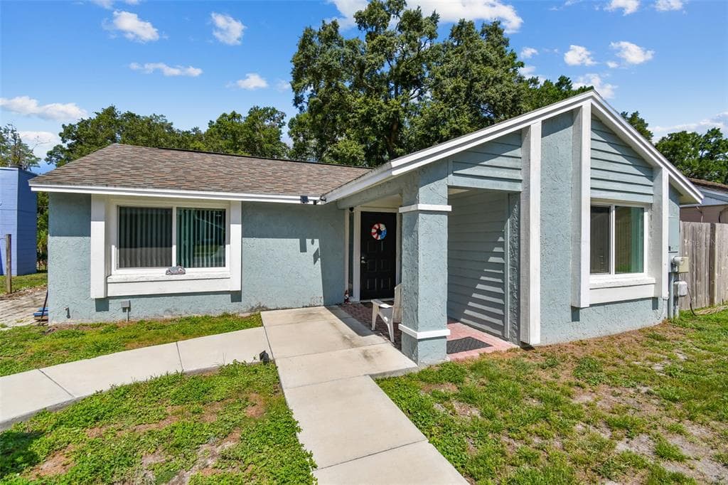 16012 GRASS LAKE DRIVE TAMPA, FL 33618