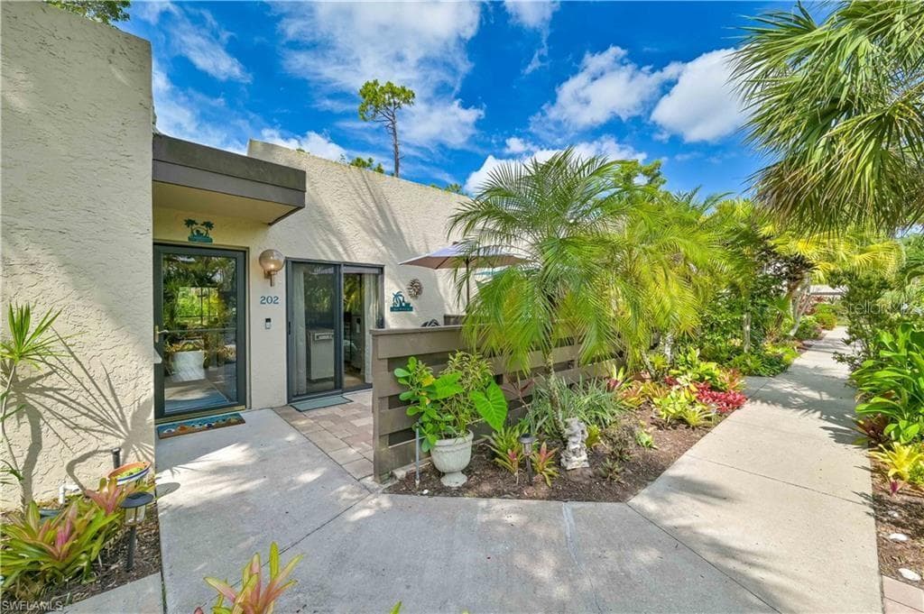 202 PINEBROOK DRIVE UNIT 202 FORT MYERS, FL 33907