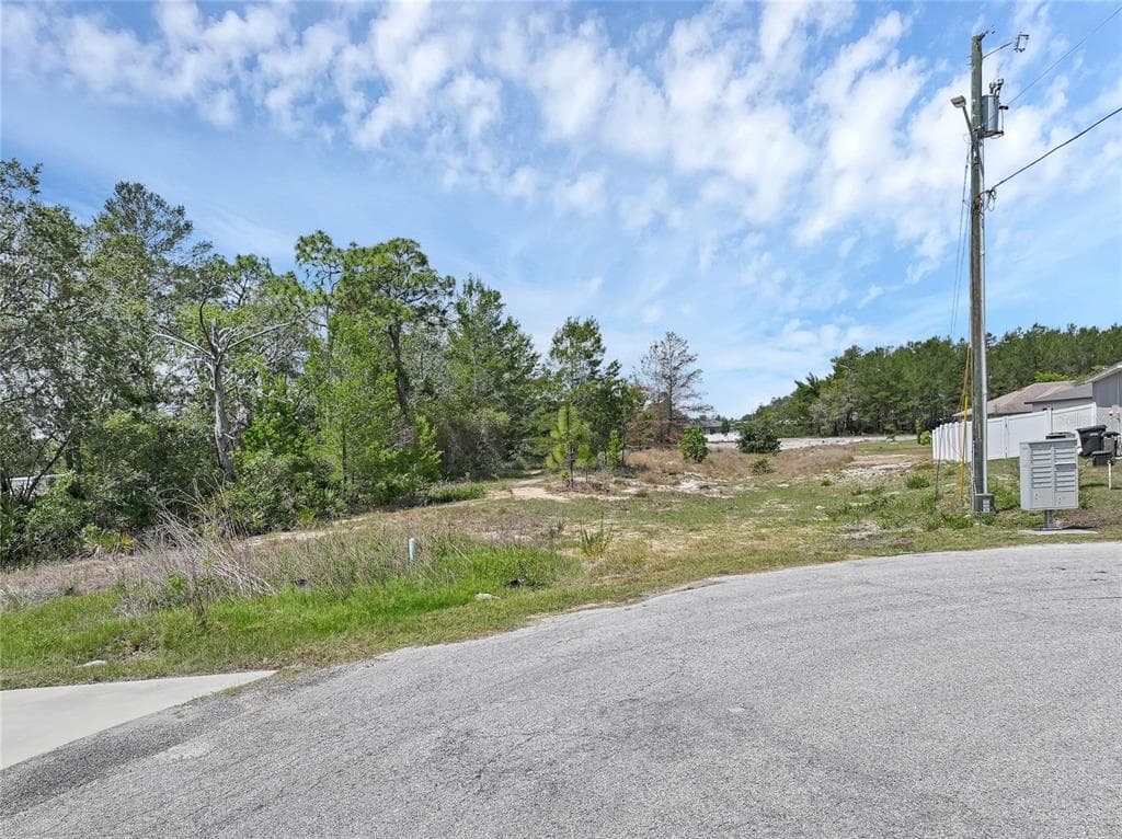 73 ZINNIA LANE E POINCIANA, FL 34759