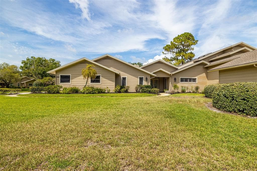 1099 MUIRFIELD COURT TARPON SPRINGS, FL 34688