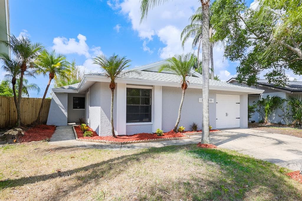 10339 CHADBOURNE DRIVE TAMPA, FL 33624