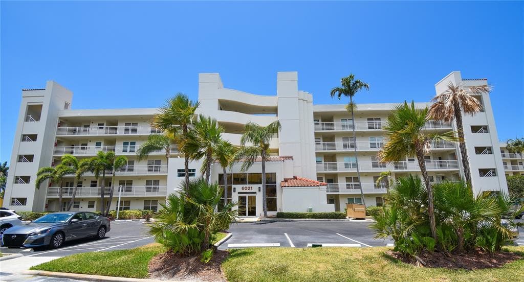6021 BAHIA DEL MAR CIRCLE UNIT 540 ST PETERSBURG, FL 33715