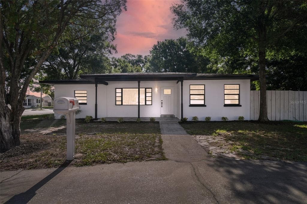 1605 N GOMEZ AVENUE TAMPA, FL 33607