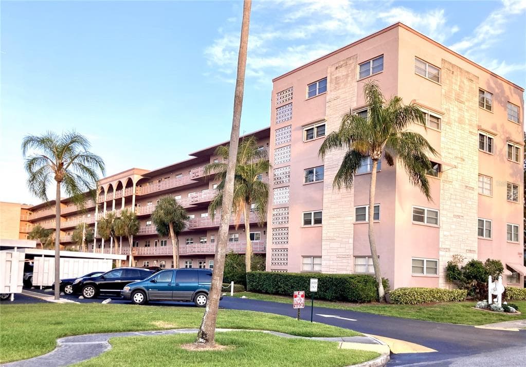 5521 80TH STREET N UNIT 214 ST PETERSBURG, FL 33709