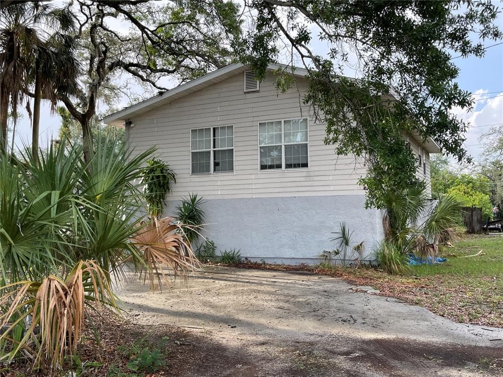 2402 CASSELL STREET TAMPA, FL 33605