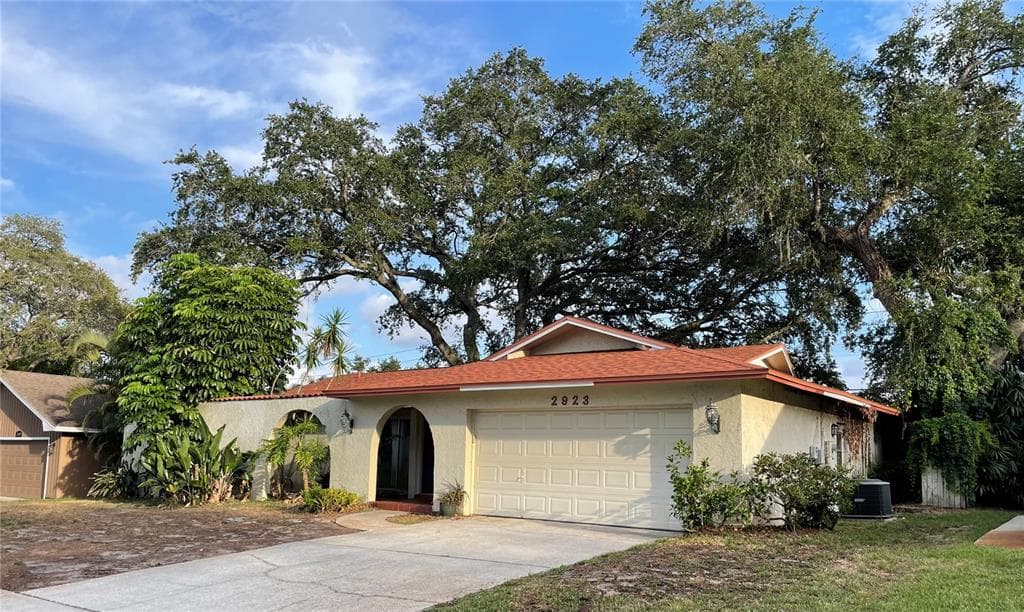 2923 DEER RUN S