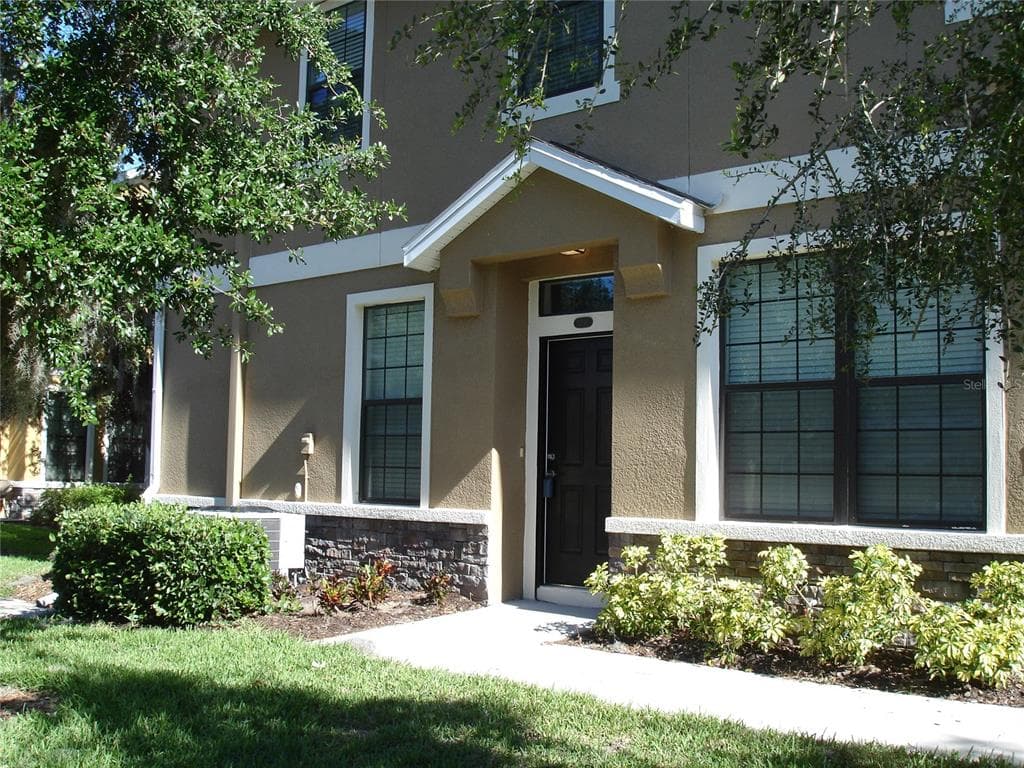 5739 KINGLETSOUND PLACE LITHIA, FL 33547