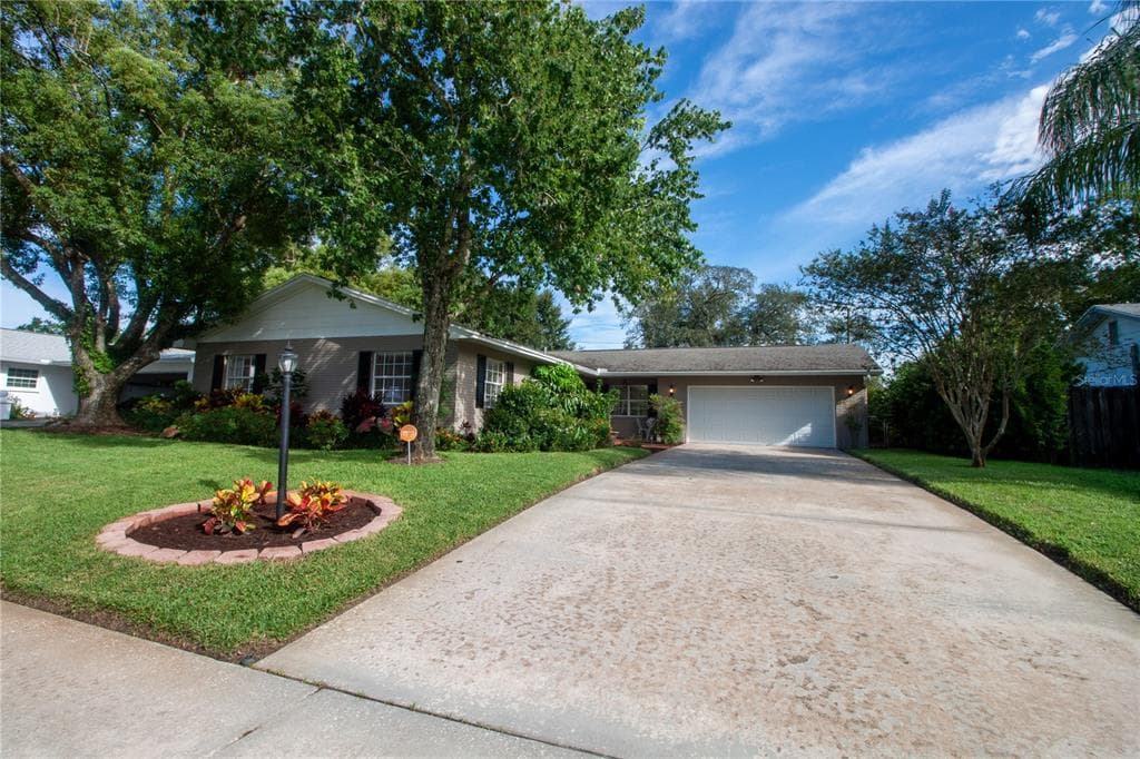 524 JULIE LANE BRANDON, FL 33511