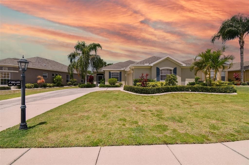 1111 JASMINE CREEK COURT SUN CITY CENTER, FL 33573