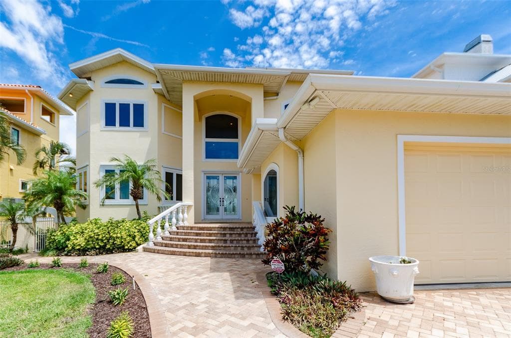 901 HARBOR DRIVE BELLEAIR BEACH, FL 33786