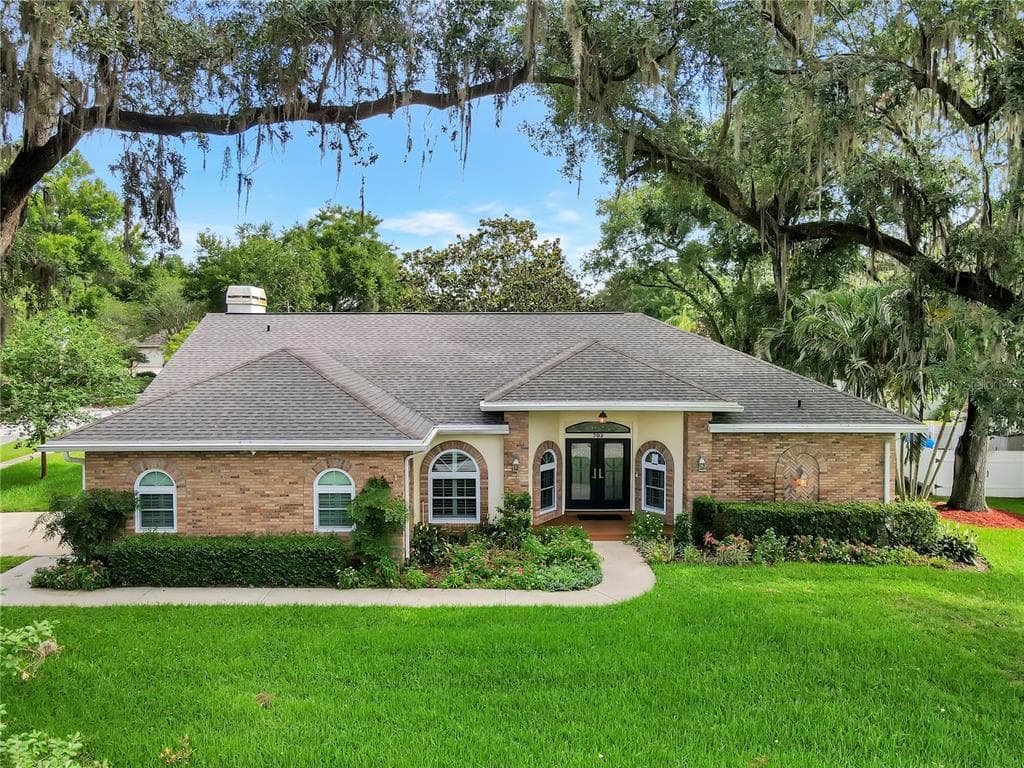 702 COVINGTON COURT SEFFNER, FL 33584