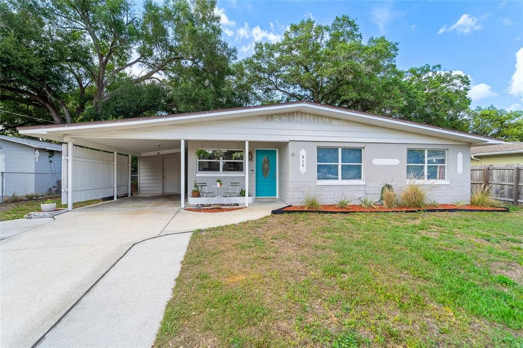 813 W HOLLYWOOD STREET TAMPA, FL 33604