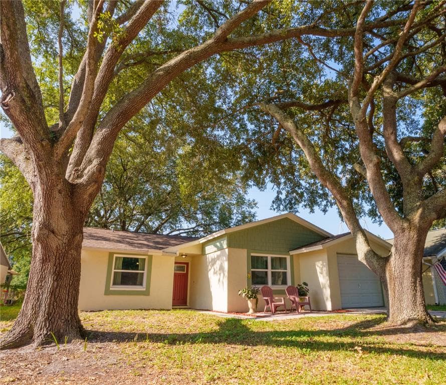 4904 TRASKWOOD COURT TAMPA, FL 33624