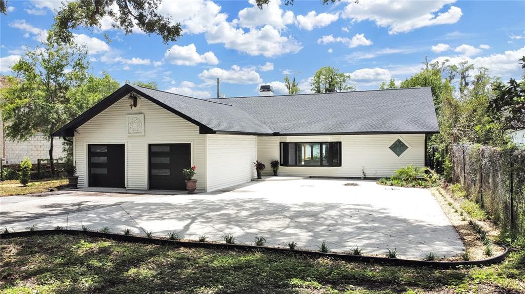 7728 N MOBLEY ROAD