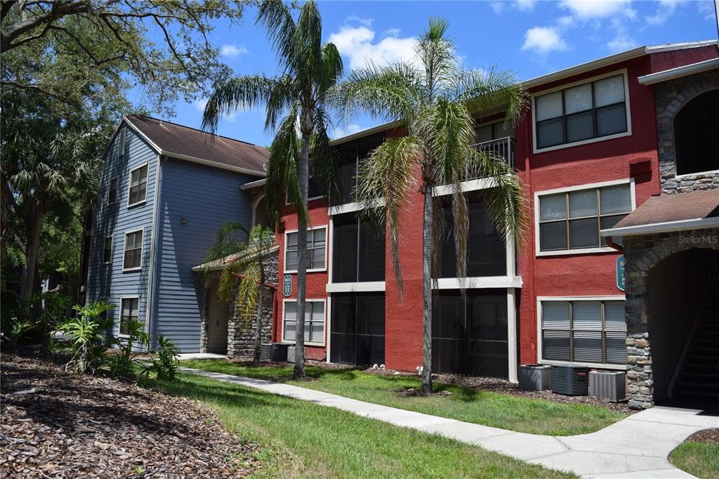 8676 KEY ROYALE LANE UNIT 101 TAMPA, FL 33614