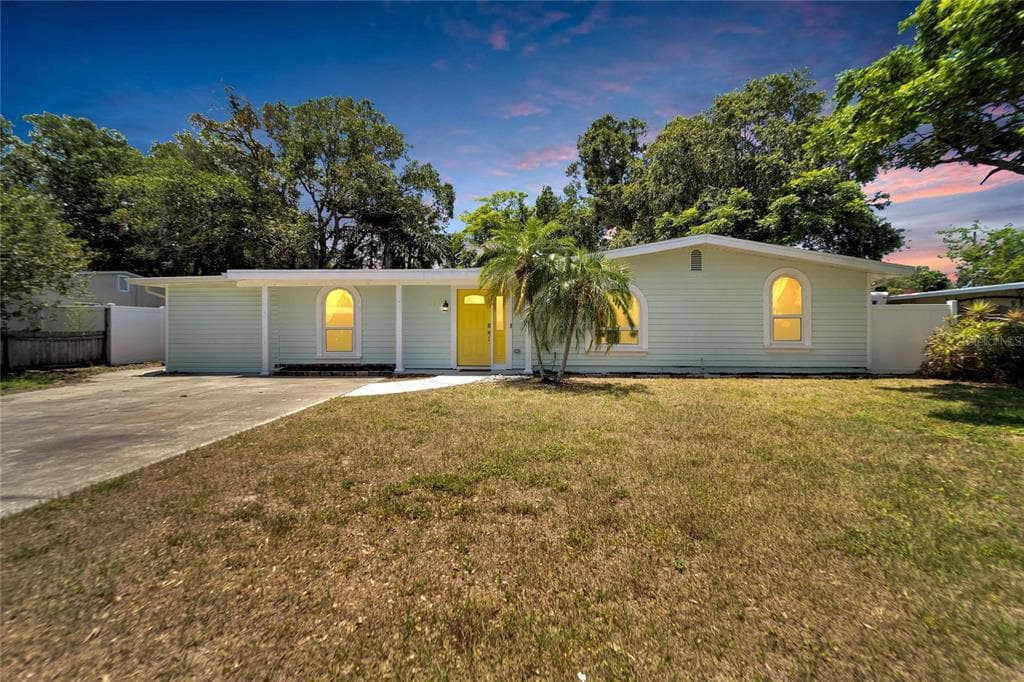 1889 GILBERT STREET CLEARWATER, FL 33765