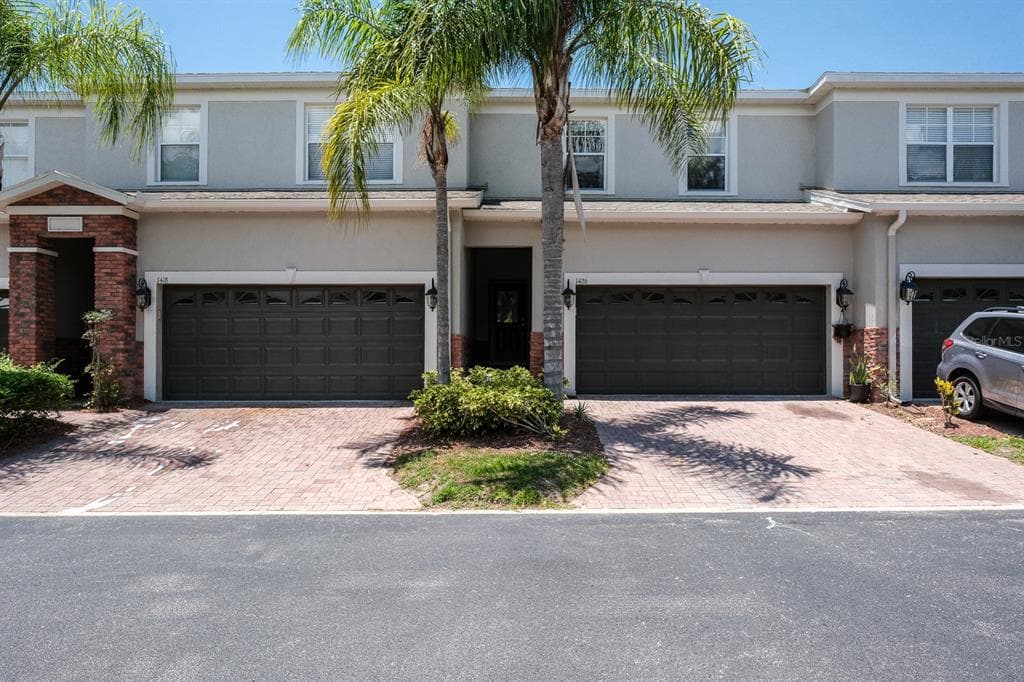 1426 HILLVIEW LANE TARPON SPRINGS, FL 34689
