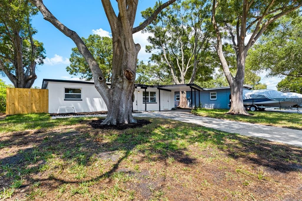 9475 50TH WAY N PINELLAS PARK, FL 33782