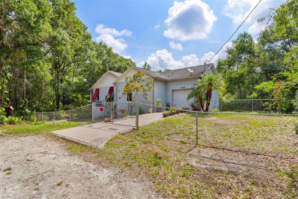 14709 BASSWOOD AVENUE TAMPA, FL 33625