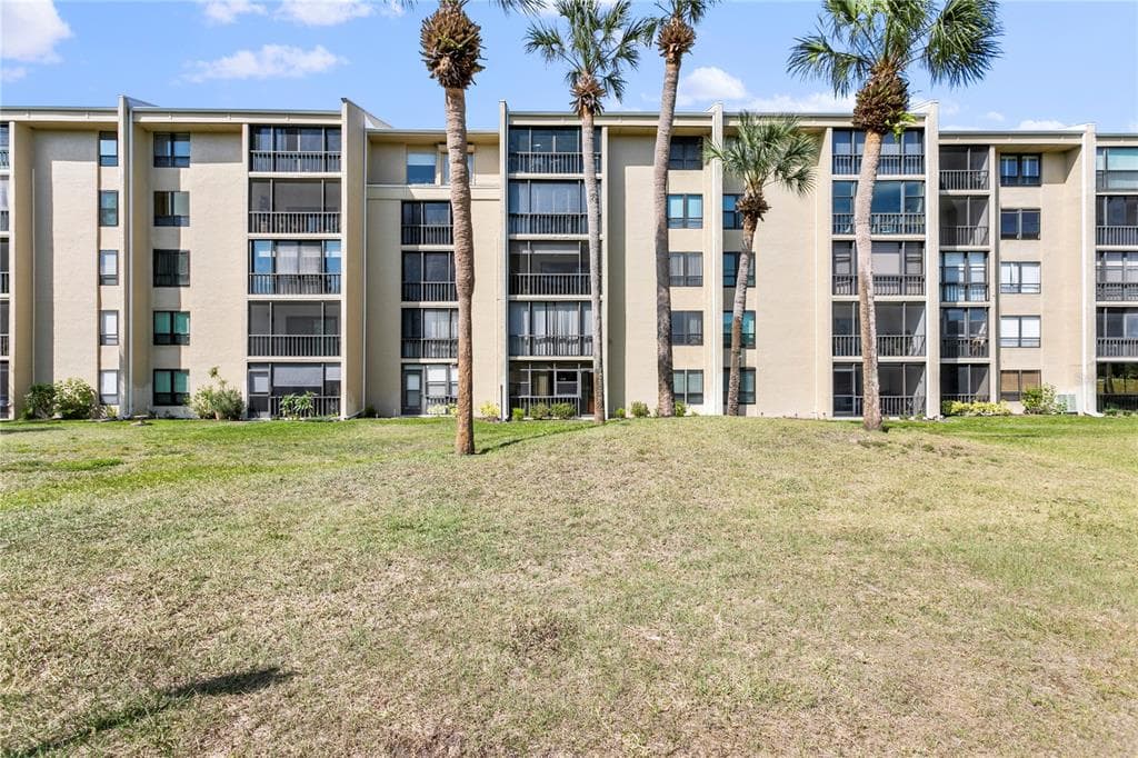 13626 GREENFIELD DRIVE UNIT 104 TAMPA, FL 33618