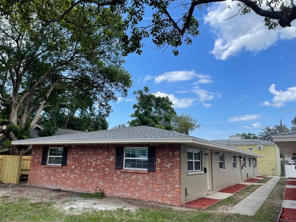 756 JOHNSON AVENUE LAKELAND, FL 33801