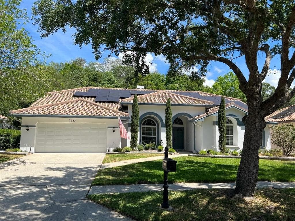 5027 CROSS POINTE DRIVE