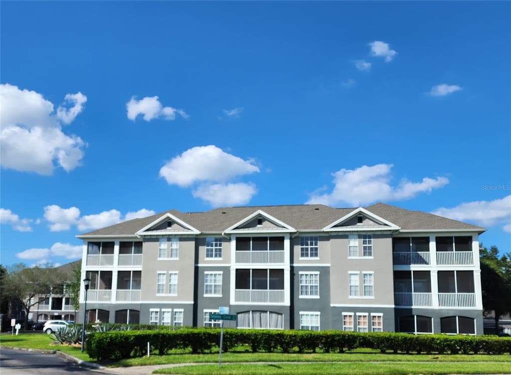 9401 CRESCENT LOOP CIRCLE UNIT 204 TAMPA, FL 33619