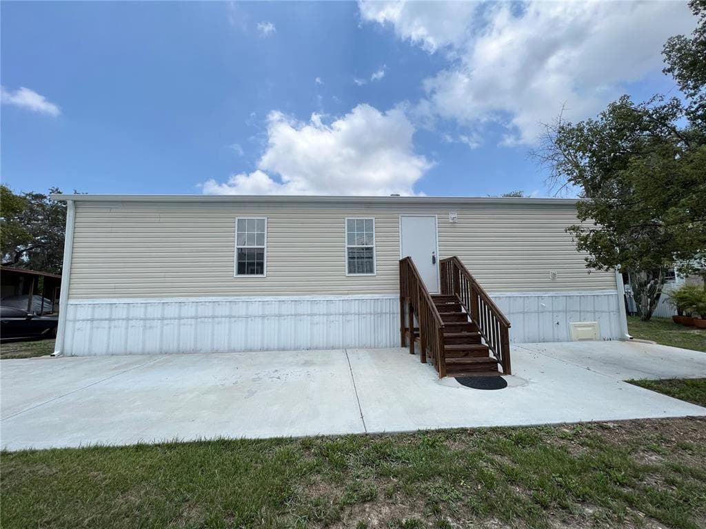 806 ELKAN DRIVE TARPON SPRINGS, FL 34689