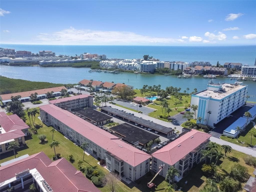 10215 REGAL DRIVE UNIT 22 LARGO, FL 33774
