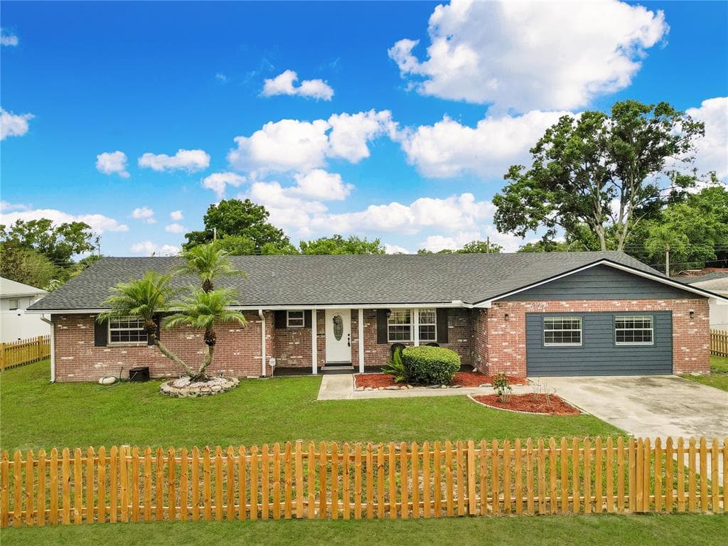 6127 DONEGAL E LAKELAND, FL 33813