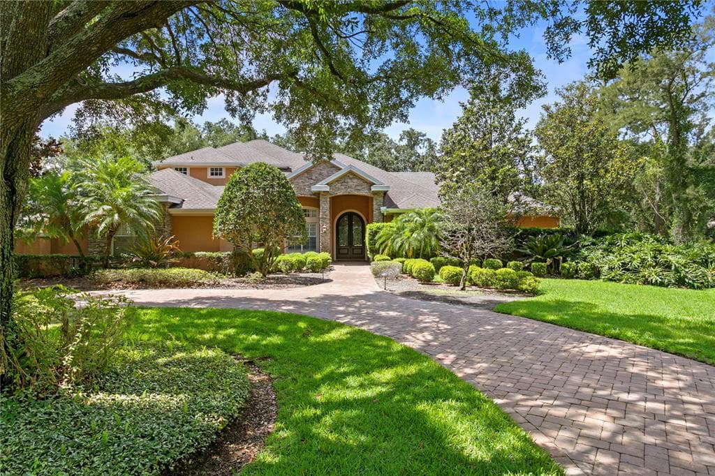 17019 CANDELEDA DE AVILA TAMPA, FL 33613