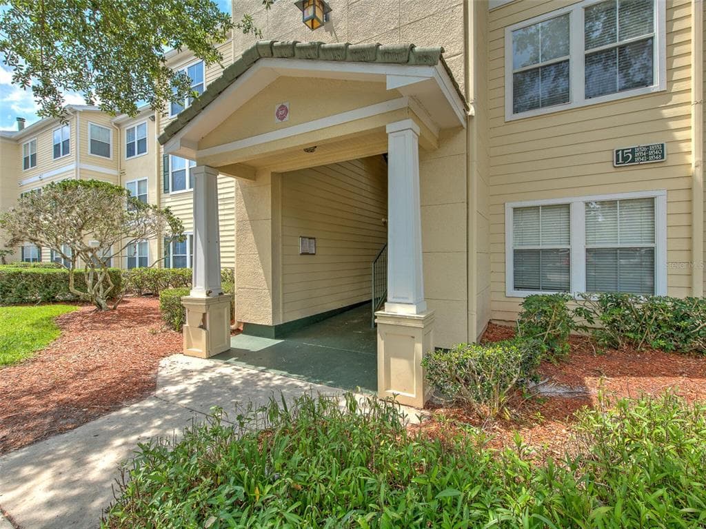 18344 BRIDLE CLUB DRIVE TAMPA, FL 33647