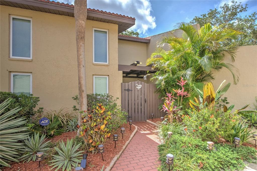7200 ULMERTON ROAD UNIT C7 LARGO, FL 33771