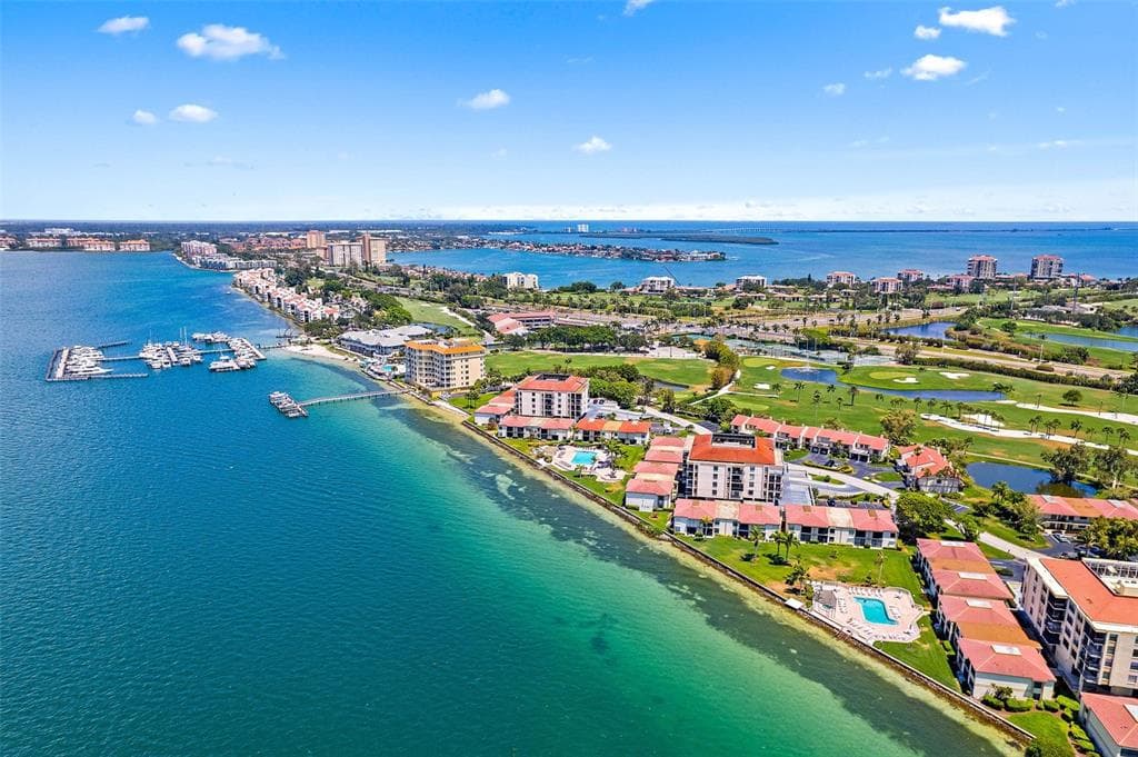 6051 SUN BOULEVARD UNIT 213 ST PETERSBURG, FL 33715