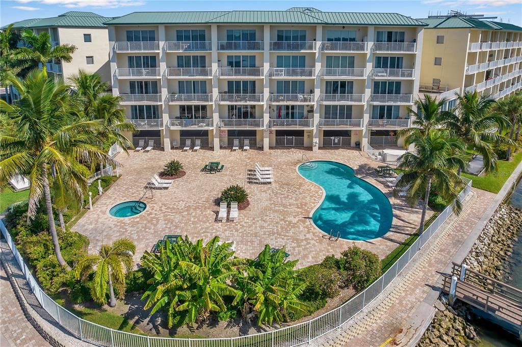 8800 BAY PINES BOULEVARD UNIT 117 ST PETERSBURG, FL 33709