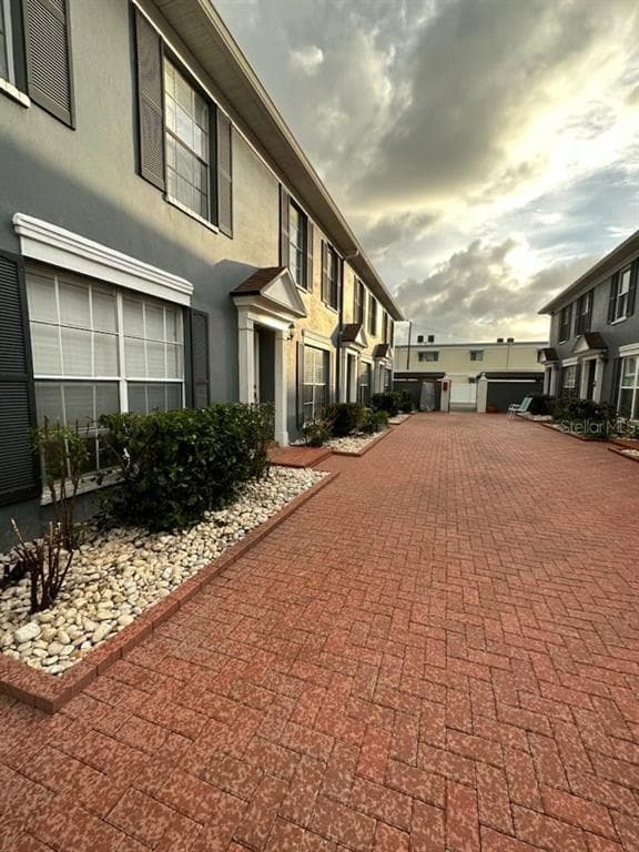 216 S TAMPANIA AVENUE TAMPA, FL 33609