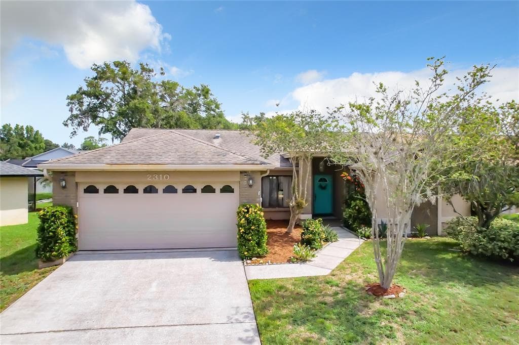 2310 WALDEN PLACE S PLANT CITY, FL 33566
