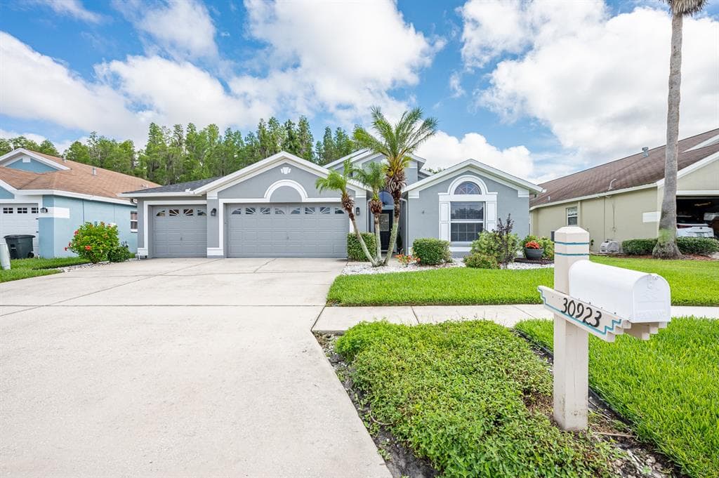 30923 IVERSON DRIVE WESLEY CHAPEL, FL 33543