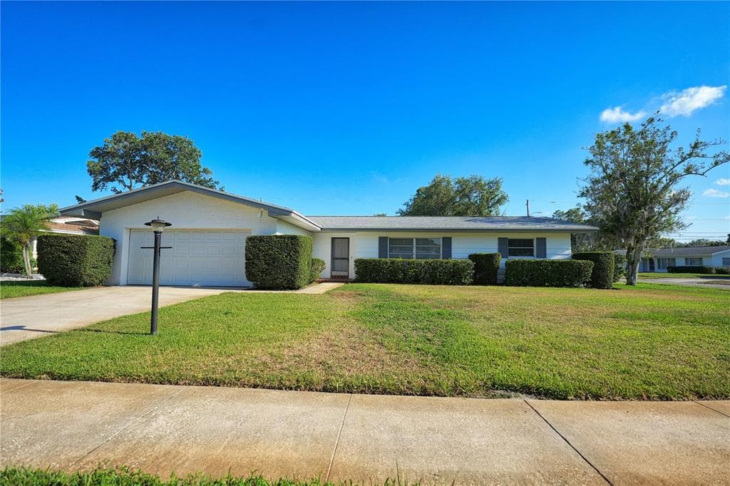 1555 PEACEFUL LANE N CLEARWATER, FL 33756