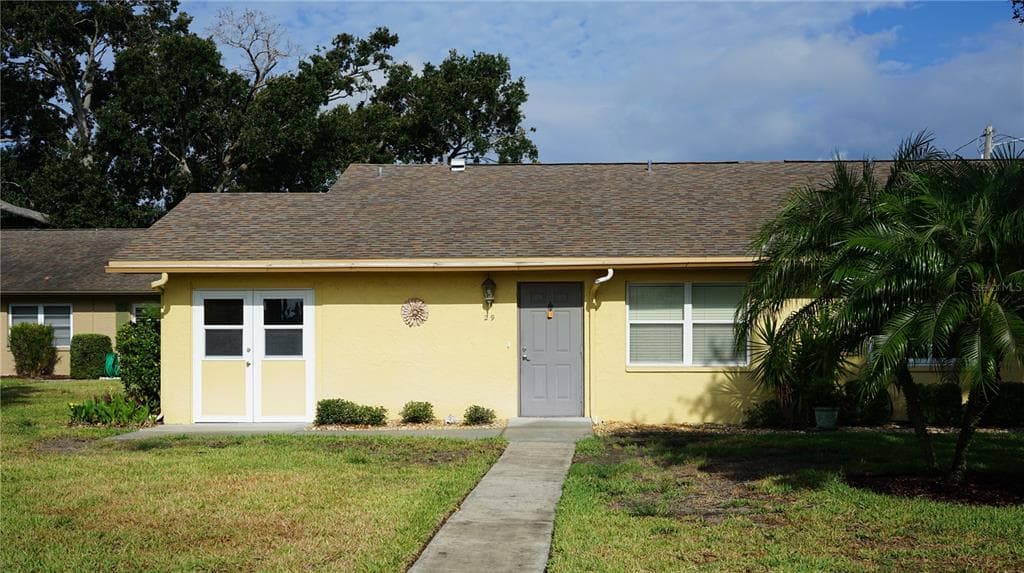 1904 CANTERBURY LANE UNIT 29 SUN CITY CENTER, FL 33573