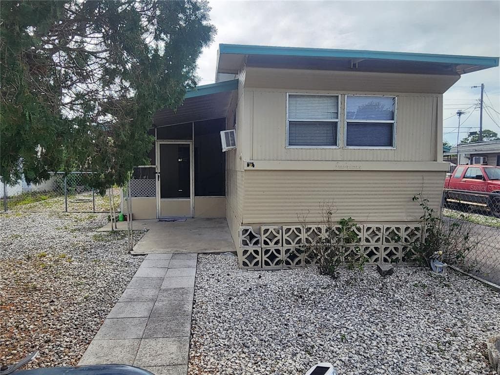 2133 MELODY DRIVE HOLIDAY, FL 34691