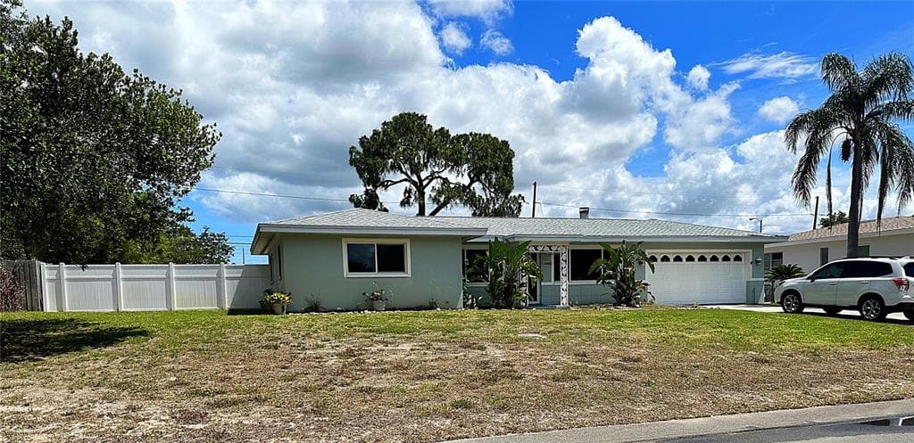 113 HARBOR BLUFF DRIVE LARGO, FL 33770